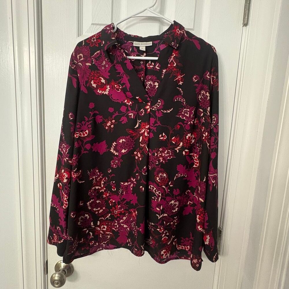 Dana Buchman Women’s XL Blouse Black Pink Floral Long Sleeve Button Cuff - Picture 2 of 9